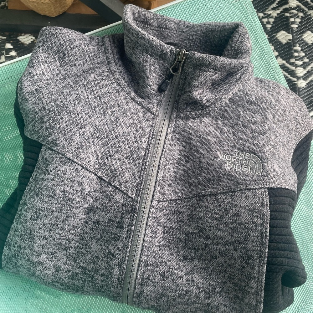 The North Face -NWOT- M lightweight jacket